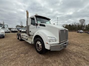 Main image Kenworth T880